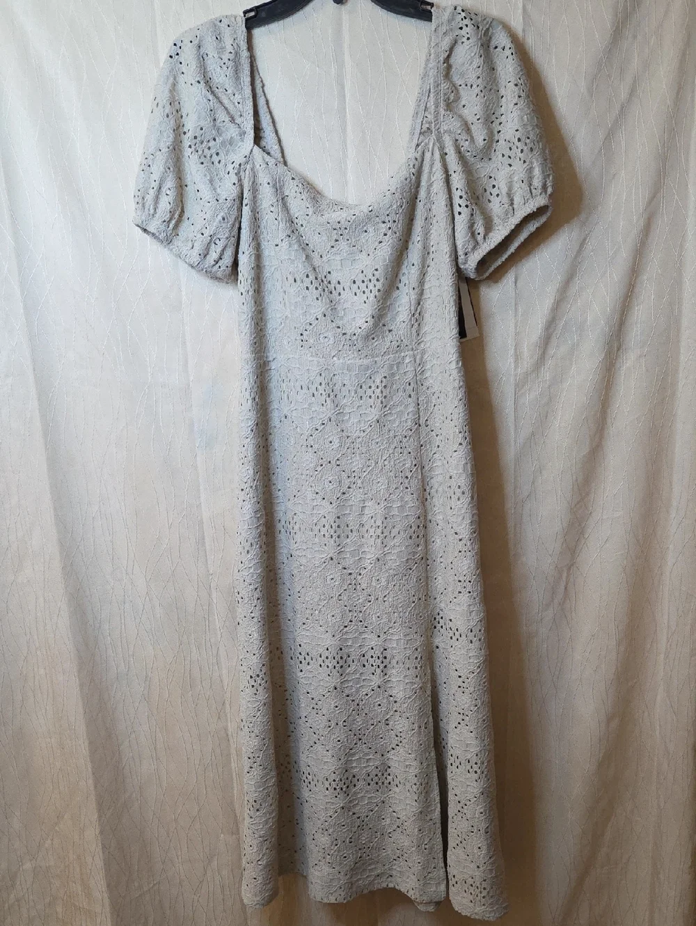 Speechless Junior Eyelet Maxi Dress in Light Gray with‎ Puff Sleeves
